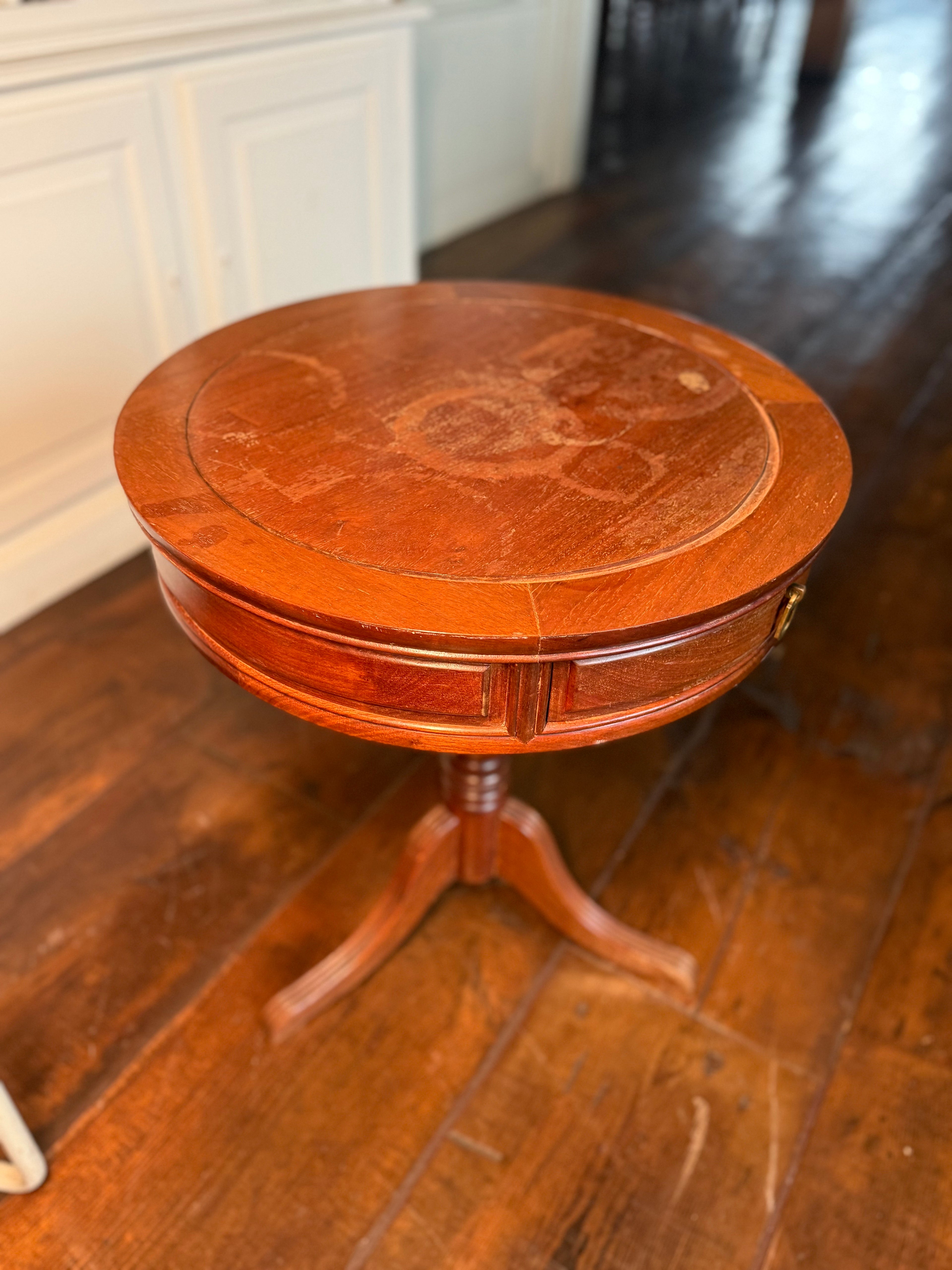Klein Rond Houten Bijzettafeltje – Bruin