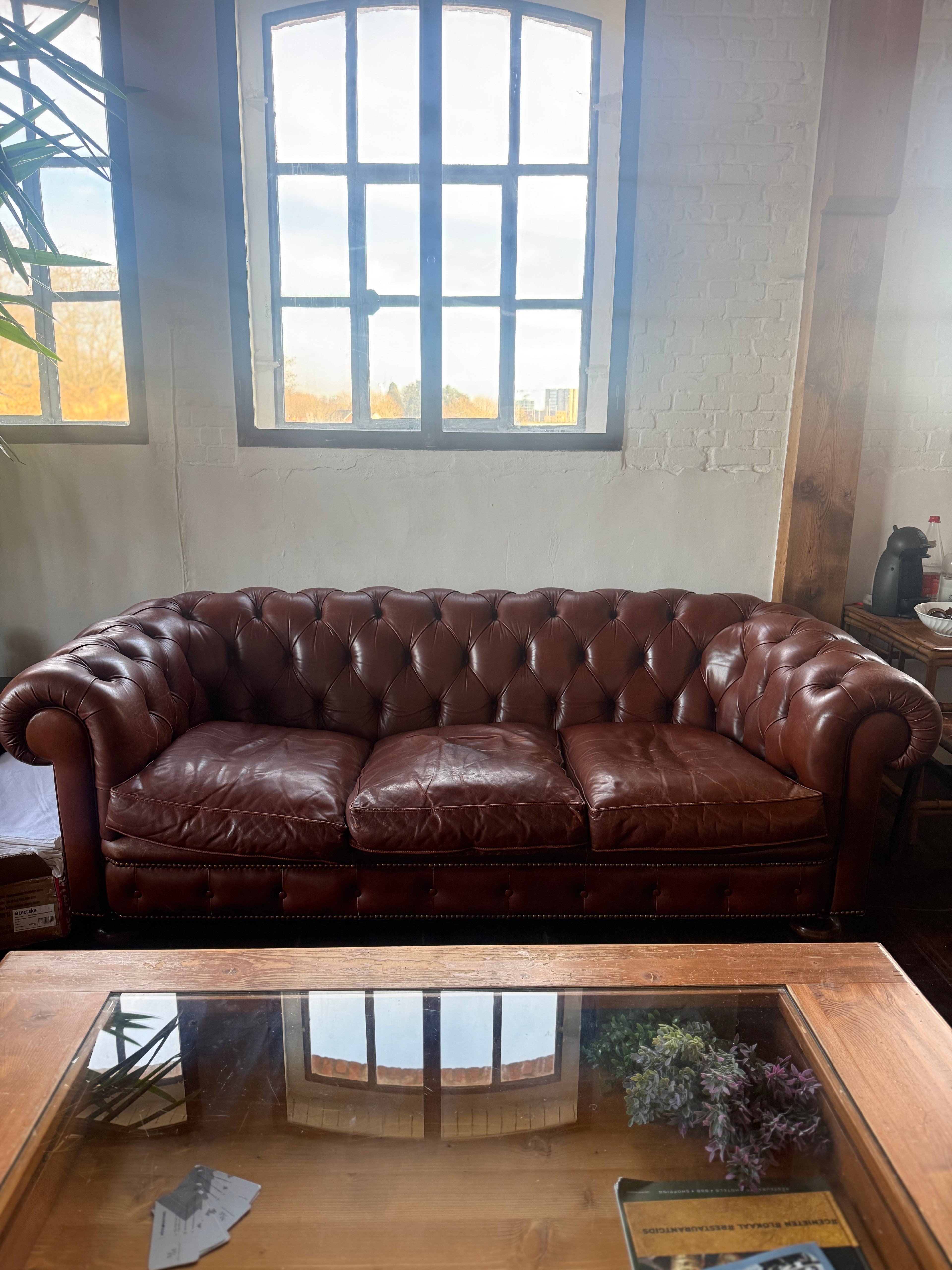 Bruine Leren Chesterfield Bank – Klassiek & Comfortabel